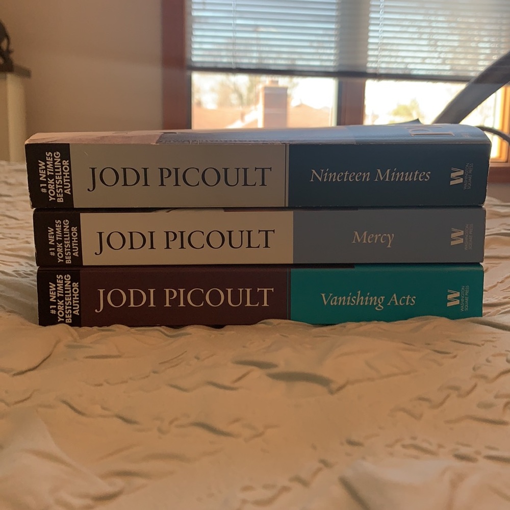 Paperback Novels - Set of 3 Jodi Picoult Novels